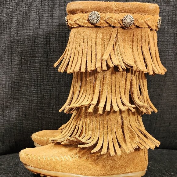 Minnetonka Tan Suede 3 Layer Fringe Calf Boots - Infant Girl's Size 7 - Picture 2 of 10